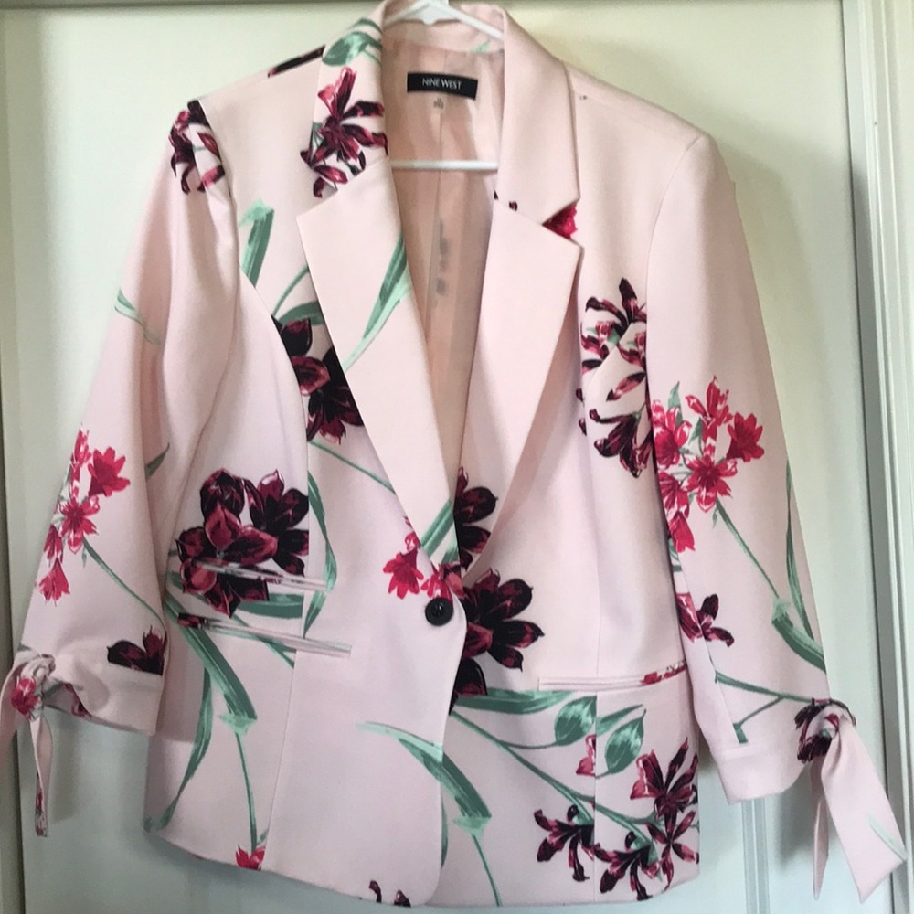 Nine West floral blazer